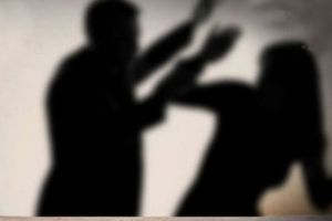 Obligat să stea departe de mamă, după ce a ameninţat-o cu moartea