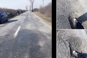 Arădenii se REVOLTĂ după un alt ACCIDENT cauzat de gropile de pe drumuri: „Lăsam maşinile în şosea şi facem un grătar pe câmp şi cântăm cu toţii Deşteaptă-te Române!”(FOTO + VIDEO)