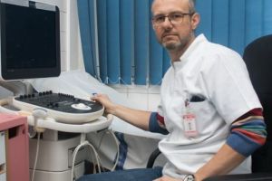 INTERVIU cu dr. Rareş Georgescu. Existenţa centrelor integrate specializate pe patologia mamară, o necesitate