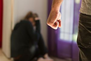 Un proiect legislativ pentru combaterea violenţei domestice a fost adoptat de Senat