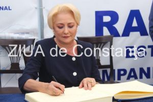 Viorica Dancila a transmis presedintelui Iohannis propunerile de numire a ministrilor pentru portofoliile Dezvoltarii Regionale si Transporturilor