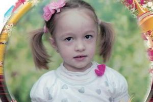APEL UMANITAR: O fetiţă din Oarda, în vârstă de 4 ani, are nevoie de o operaţie costisitoare pentru a păşi cu bine în viaţă
