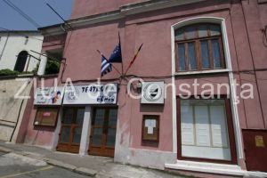 Programul Teatrului pentru Copii si Tineret Calutul de mare. Copiii, asteptati la spectacole