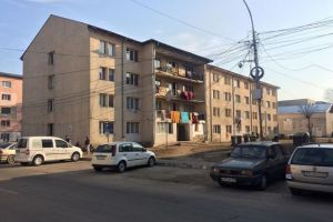 Ion Ștefan: Imagini de groază în blocurile sociale ale Primăriei Focşani de pe strada Revoluţiei (FOTO)