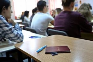 Mai puţin de o lună până când elevii de a VII-a şi a VIII-a dau simularea Evaluării Naţionale