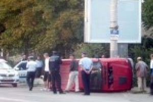 Accident pe Bulevardul Independentei din Braila / Nerespectarea indicatorului Oprire era sa se sfarseasca cu o tragedie