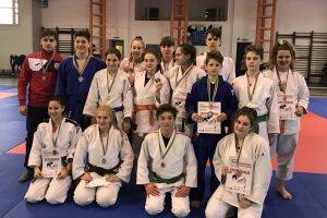 Sportivii de la LPS CSS Bihorul au obţinut 32 de clasări pe podium la Euroregiunea VI  de judo de la Cluj