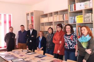 BJBN a sprijinit înfiinţarea unei biblioteci în şcoala de pe Valea Tureacului