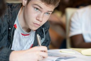 Elev sătmărean către Ministrul Educaţiei: Mi-aţi furat o săptămână de fericire şi libertate!