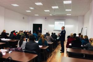 Bătaie în faţa Colegiului Naţional “Spiru Haret”