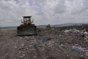Criza deşeurilor: Primiţi la groapă până la aprobarea bugetului