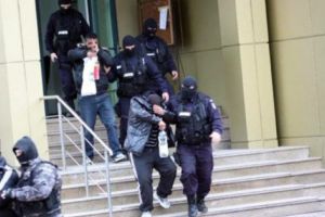 Proxeneţi din Câmpulung trimişi după gratii