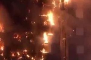 Zonă istorică în flăcări. Cel puţin 70 de persoane arse de vii