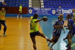 Meciuri „accesibile” pentru handbalistele mureşene