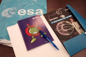 Curs intensiv despre spaţiul cosmic, robotică şi misiuni spaţiale, pentru profesori, la ...