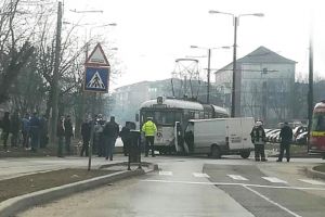 Accident cu un tramvai pe Bd. Dâmboviţa, din cauza unui şofer care nu a acordat prioritate