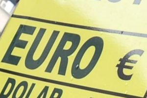 Curs valutar. SURPRIZE ÎN ROMÂNIA. S-a ÎNTÂMPLAT cu EURO, LEUL şi DOLARUL. Breaking news