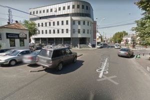 Accident in Ploiesti, la intersectia de la Radu Stanian. Doua persoane au ajuns la spital