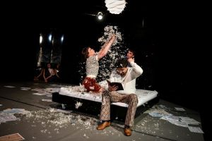 Turneul Teatrului Naţional „Radu Stanca” se încheie la Sibiu cu „Perfect compus”