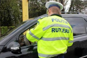 Acţiune comună poliţia Abrud şi RAR: Amenzi de 5.080 de lei şi 4 certificate de înmatriculare retrase