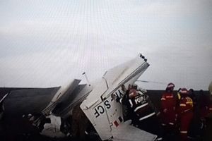 Accident aviatic: Un avion de mici dimensiuni s-a prăbuşit, două persoane rănite, dintre care una în stop cardiac!