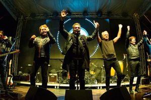 Deva: Concert „Holograf” la Centrul Cultural