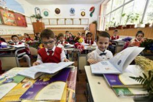 Sondaj IRES: Perspectivă sumbră asupra şcolii româneşti: dese schimbări de strategie, birocraţie şi absenţa dotărilor