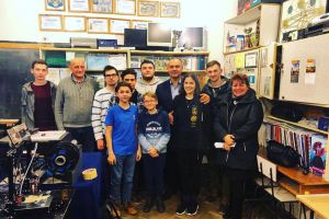 Echipa de robotică, încurajată de Cristian Niculae înainte de un concurs regional