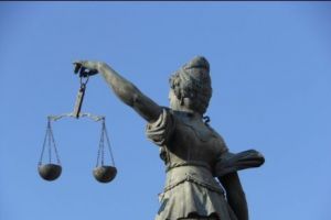 PROTEST. 100 de judecători şi procurori din CLUJ îşi suspendă activitatea o săptămână