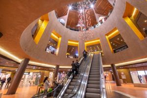 La cel mai mare centru comercial din Timişoara are loc un târg cu mărţişoare unicat