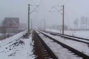 Prinşi când furau plăci de beton de la calea ferată
