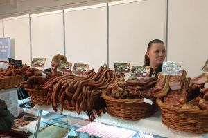 VIDEO FOTO A început „Gusturile Iernii ale Sibiului” – Trei zile cu mâncare tradiţională, concursuri şi alte surprize gastronomice
