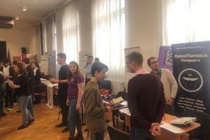 Sute de elevi au venit să-şi găsească drumul, la Târgul ofertelor universitare de la Colegiul „Loga”