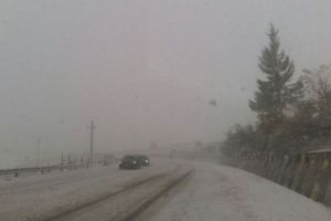VREMEA face RAVAGII pe autostradă! Avertismentul vine de la autorităţi. VIDEO cu dezastrul, în articol
