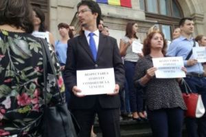 Protestele magistraţilor, ILEGALE. Ce urmăresc Dănileţ şi Lăncrănjan prin ÎNCĂLCAREA legii