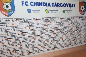 Chindia se impune în meciul cu Aerostar Bacău şi urcă pe primul loc!