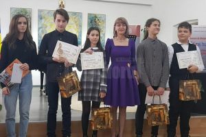 Elevul Ionuţ Bârjovanu, violă, şi-a adjudecat trofeul Concursului „Cel mai bun interpret”