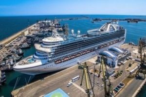 Revine TURISMUL de CROAZIERĂ în MAREA NEAGRĂ. Nave de pasageri în portul Constanţa  

