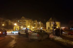 O femeie a fost rănită pe trotuar în Gheorgheni, după ce o şoferiţă a provocat un accident în lanţ