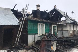 Scăpările de gaze de la un aragaz au dus la izbucnirea unui incendiu la Măneuţi