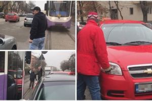 Măsuri pentru şoferii care blochează tramvaie: până la pilonii antiparcare se încearcă educarea