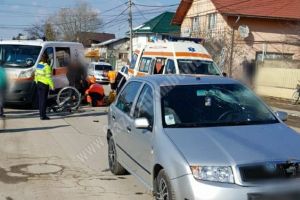 MORENI: Biciclist, probabil sub influenţa alcoolului, lovit de o maşină