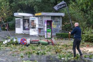 Apel: Unde-s mulţi, puterea creşte! Timişorenii, chemaţi să cureţe oraşul