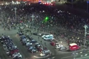 Proteste în România împotriva OUG! Oamenii au ieşit în stradă în Bucureşti şi marile oraşe LIVE VIDEO