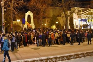 Protest la modificarea legilor justiţiei: „Corupţii şi infractorii anchetează judecătorii”