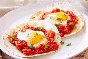 HUEVOS RANCHEROS – MIC DEJUN MEXICAN