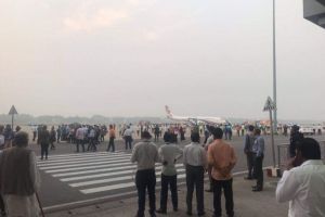 Un avion a aterizat de urgenţă după o tentativă de deturnare