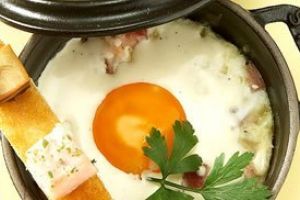 DELICIOS-OUĂ EN COCOTTE