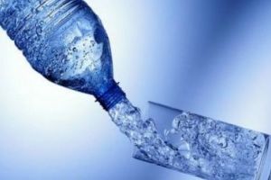 Lege specială pentru apa minerală! Ce prevederi conţine proiectul