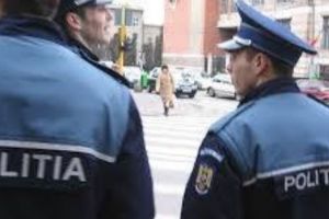 România, ȘOCATĂ. Un bărbat şi-a ÎNJUNGHIAT SOȚIA de 30 de ori, apoi s-a SINUCIS. Totul s-a întâmplat în faţa COPILULUI
